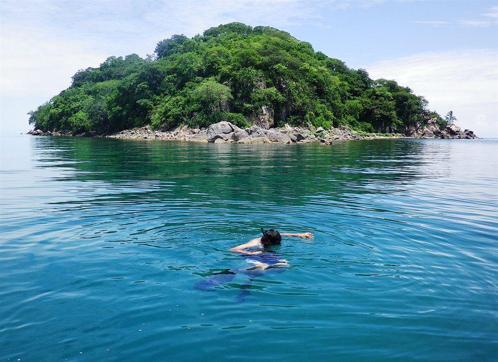 Blue Zebra Island Lodge Senga Bagian luar foto