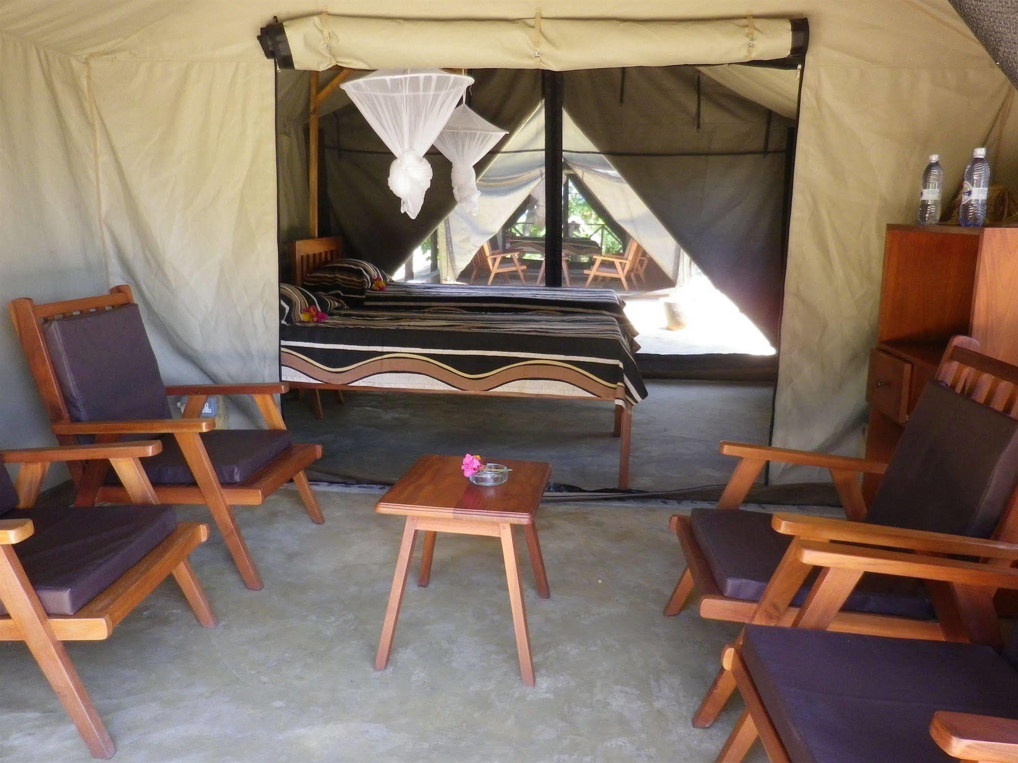 Blue Zebra Island Lodge Senga Bagian luar foto