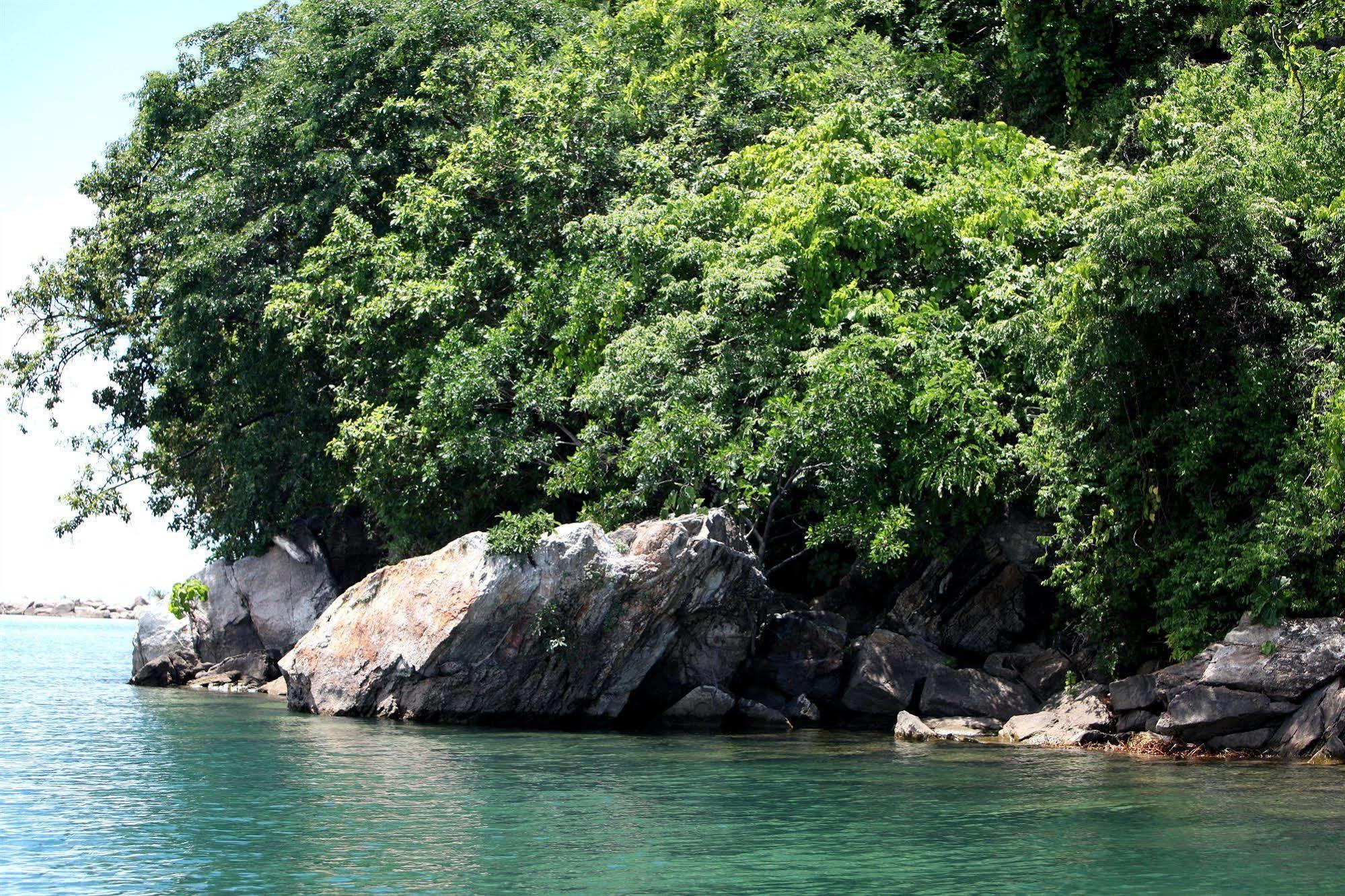 Blue Zebra Island Lodge Senga Bagian luar foto